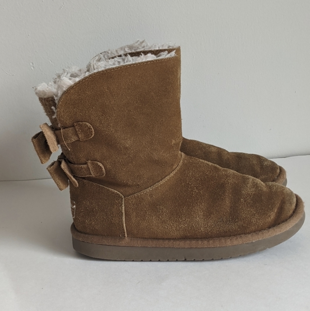 Koolaburra by UGG Attie Bow Suede Shearling Boots